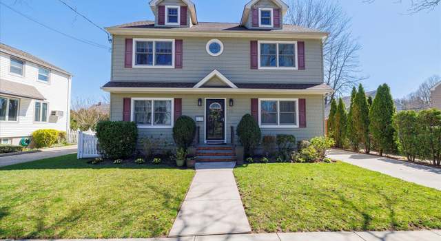Photo of 33 Clover Ave, Floral Park, NY 11001