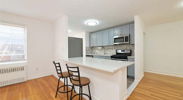 Photo of 30 Stoner Ave Unit 3R, Great Neck, NY 11021