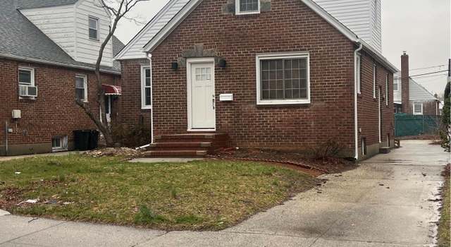 Photo of 82-09 255 St, Glen Oaks, NY 11004