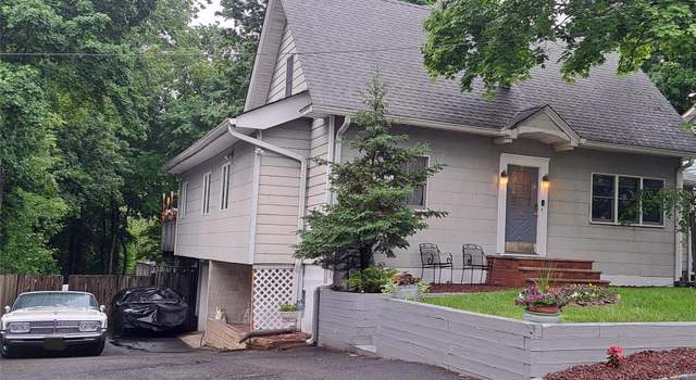 Photo of 4 Park Ave, Airmont, NY 10952