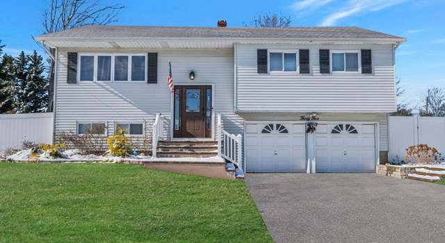 Photo of 35 Satellite Dr, Islip Terrace, NY 11752
