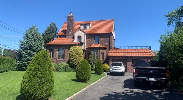 Property at 9-15 Malba Dr, Malba, NY 11357, 4 beds, 2.5 baths