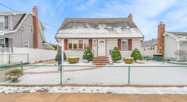 Photo of 2448 Orange St, Bellmore, NY 11710