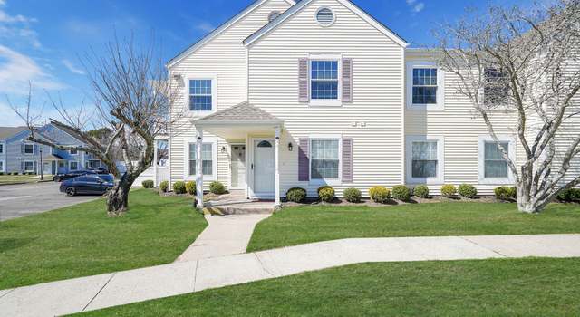 Photo of 80 Fairview Cir, Middle Island, NY 11953
