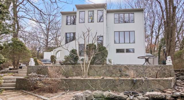 Photo of 94 Abbott Dr, Halesite, NY 11743