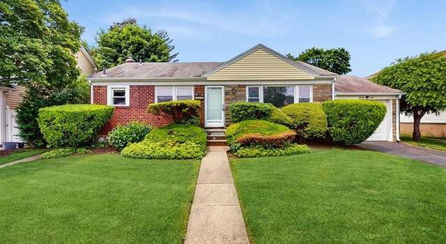 Photo of 29 Melanie Ln, Syosset, NY 11791