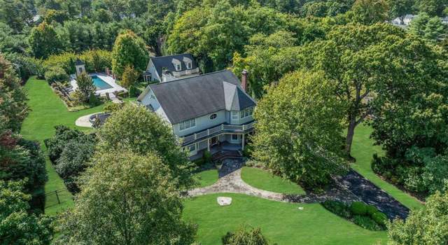 Photo of 209 Lakeview Ave W, Brightwaters, NY 11718