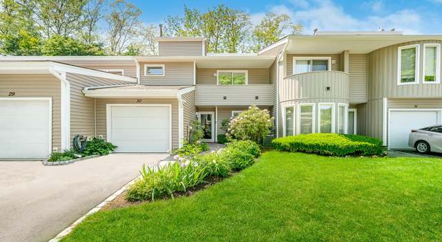 Photo of 30 Kristin Ln, Hauppauge, NY 11788