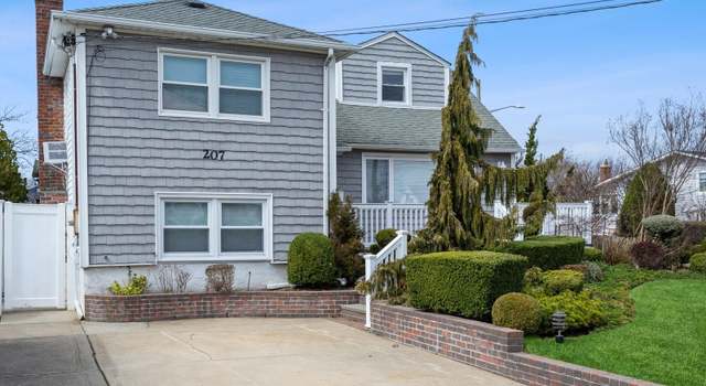 Photo of 207 Franklin Ave, Island Park, NY 11558