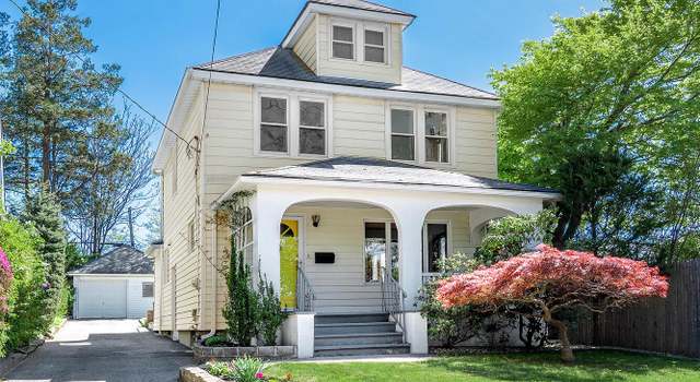 Photo of 2 Fairview Ave, Port Washington, NY 11050
