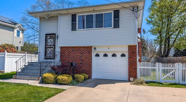 Photo of 27 Lafayette Rd, West Babylon, NY 11704