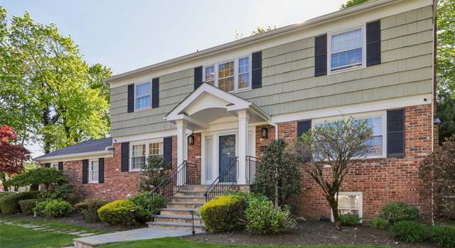 Photo of 122 Oxford Rd, New Rochelle, NY 10804