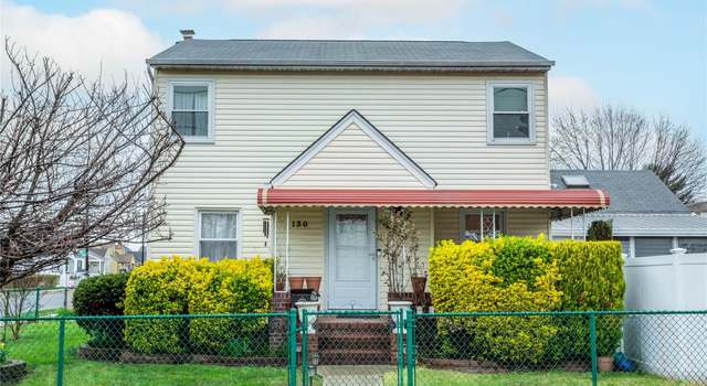 Photo of 130 Franklin St, Elmont, NY 11003