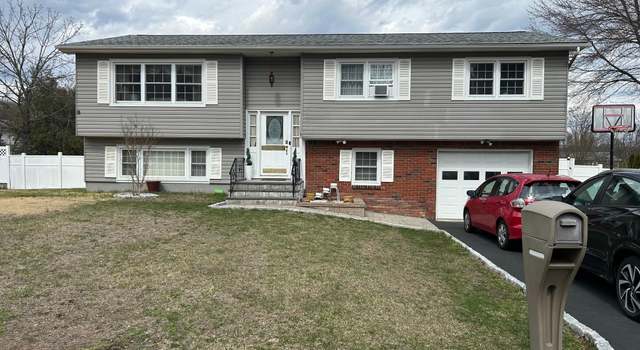 Photo of 6 Arcadia Ct, Sloatsburg, NY 10974