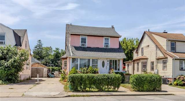 Photo of 21 W End Ave, Inwood, NY 11096