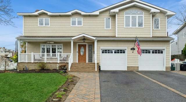 Photo of 2434 Wallen Ln, North Bellmore, NY 11710