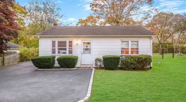 Photo of 26 Beacon Dr, Sound Beach, NY 11789