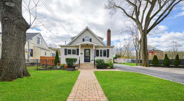 Photo of 120 Floral Park St, Islip Terrace, NY 11752
