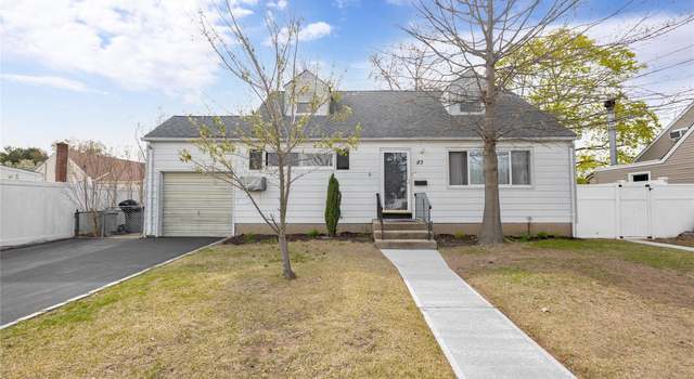 Photo of 83 Florence Ct, East Meadow, NY 11554