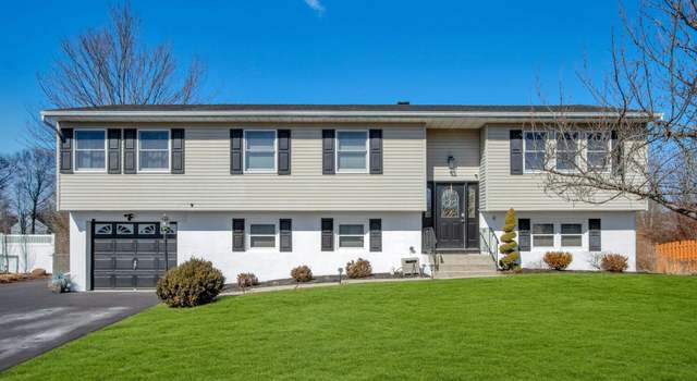 Photo of 27 Lincoln Dr, Washingtonville, NY 10992