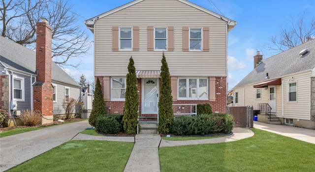 Photo of 532 Stratford Rd, South Hempstead, NY 11550