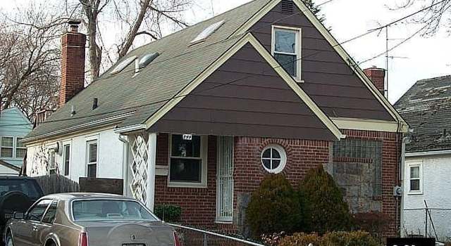 Photo of 844 Taft St, West Hempstead, NY 11552