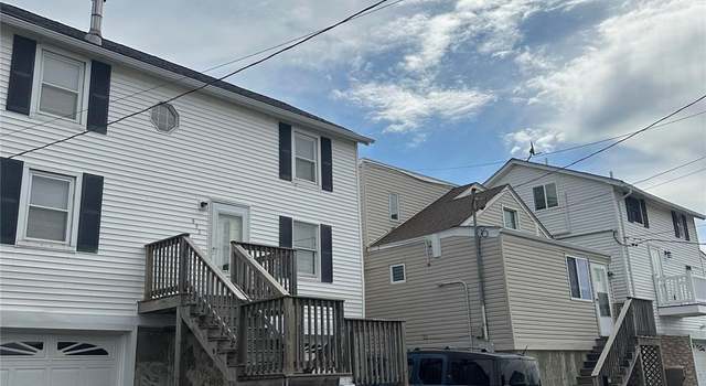 Photo of 864 S Walnut St, Lindenhurst, NY 11757