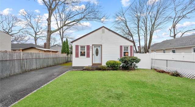Photo of 58 11th St, Ronkonkoma, NY 11779