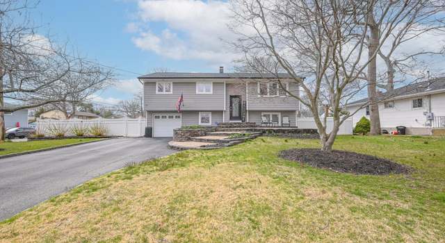 Photo of 30 Lake Promenade, Ronkonkoma, NY 11779