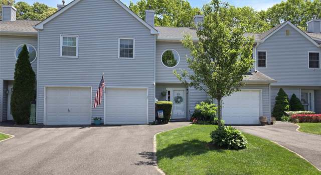 Photo of 306 Sara Cir, Port Jefferson Station, NY 11776