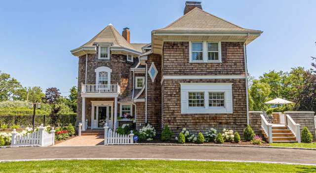 Photo of 92 S Windsor Ave, Brightwaters, NY 11718