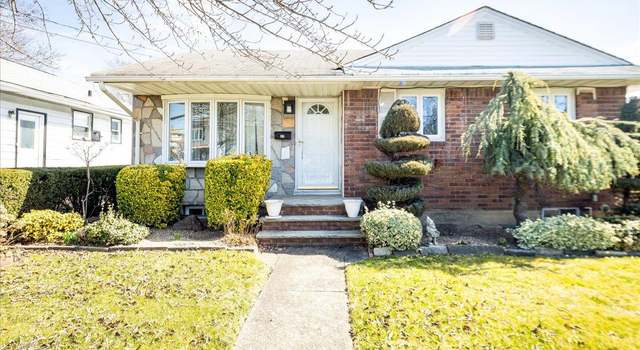 Photo of 37 Miller Rd, Hicksville, NY 11801