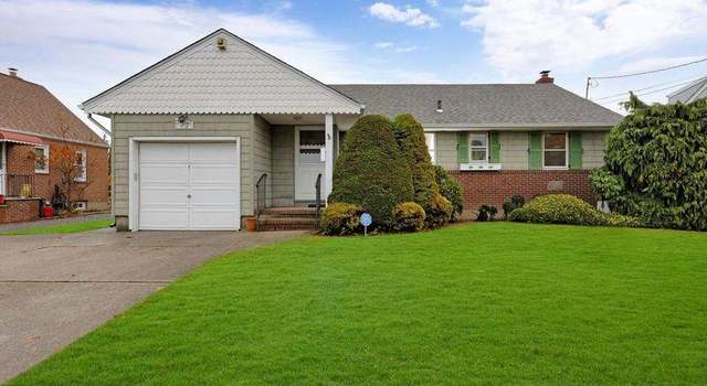 Photo of 72 Caroline Ave, Franklin Square, NY 11010