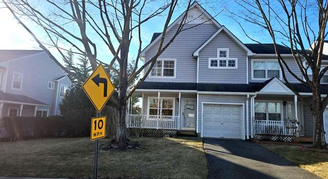 Photo of 474 Smith St, Central Islip, NY 11722