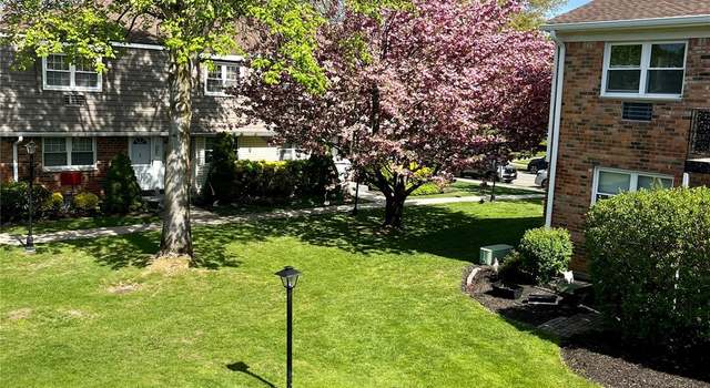 Photo of 4021 Wilshire Ln Unit G-21, Oakdale, NY 11769