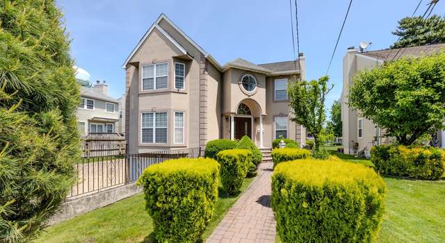Photo of 17 Herricks Rd, Williston Park, NY 11596