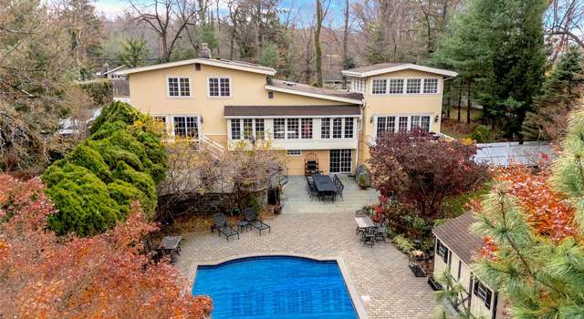 Photo of 605 Bryant Ave, Roslyn Harbor, NY 11576