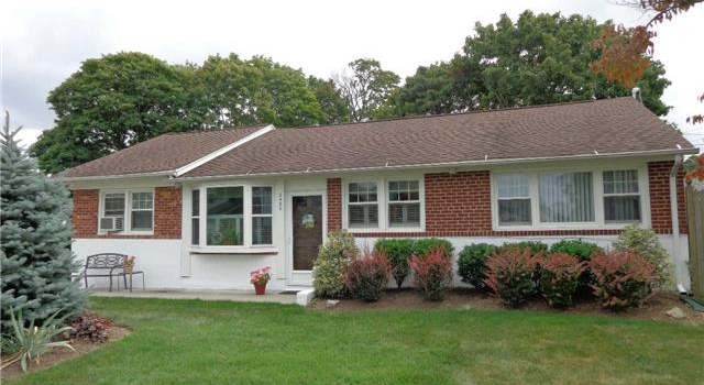 Photo of 2490 Lawn Dr, East Meadow, NY 11554