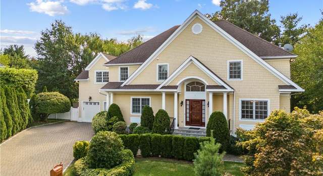 Photo of 7 Mill Pond Ln, New Rochelle, NY 10805