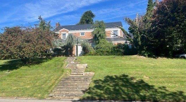 Photo of 10 Bayside Dr, Great Neck, NY 11023