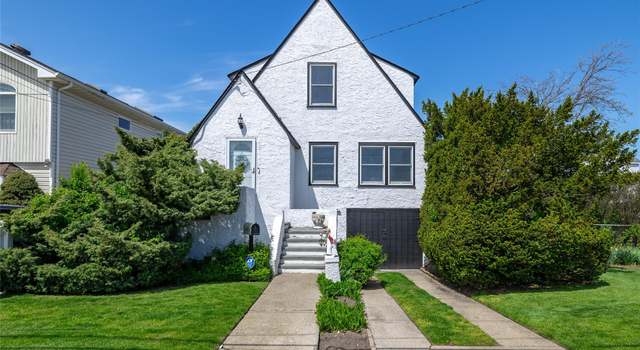 Photo of 1020 Sunset Ave, Island Park, NY 11558
