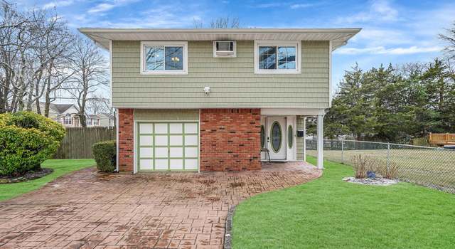 Photo of 44 Lee Ave, Wheatley Heights, NY 11798