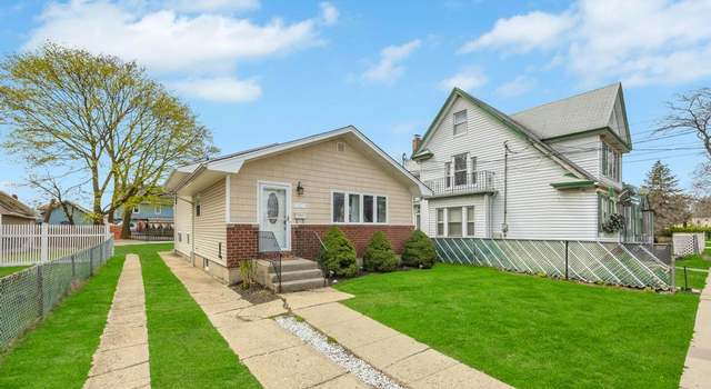 Photo of 30 Oakland St, Hempstead, NY 11550