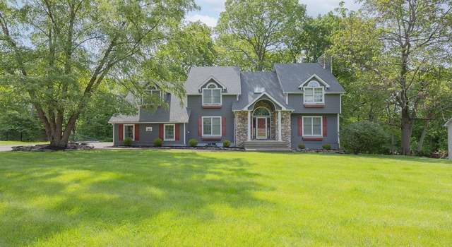 Photo of 20 Hawk Nest Rd, Tomkins Cove, NY 10986