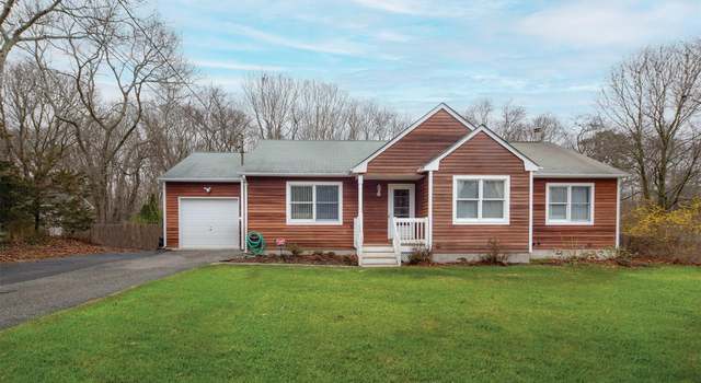 Photo of 35 Woodridge Rd, Hampton Bays, NY 11946