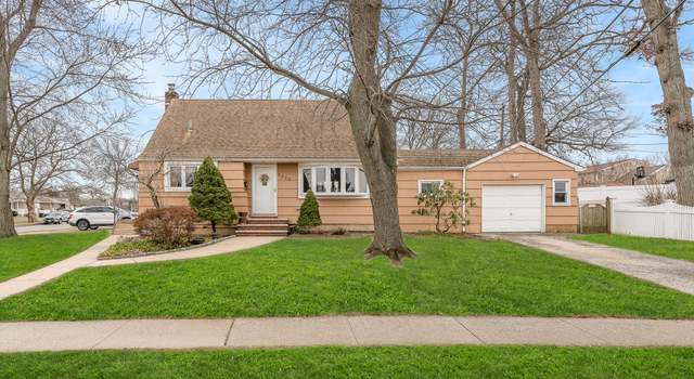 Photo of 2882 Campbell Ave, Wantagh, NY 11793