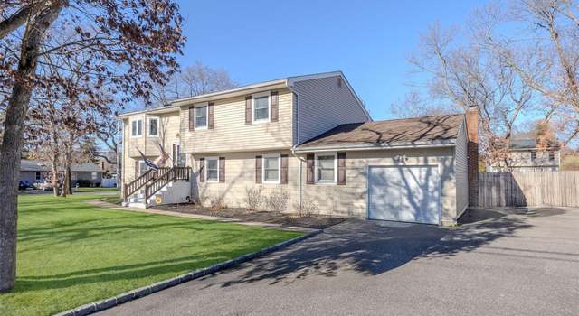 Photo of 617 Hawkins Rd, Selden, NY 11784