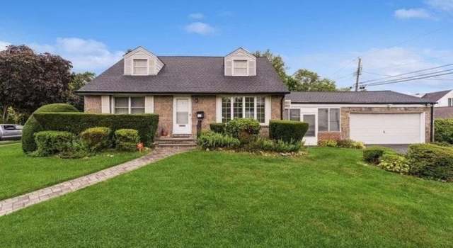 Photo of 6 Rex Ct, Mineola, NY 11501