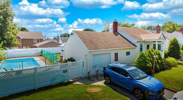 Photo of 1790 Stone Ave, East Meadow, NY 11554