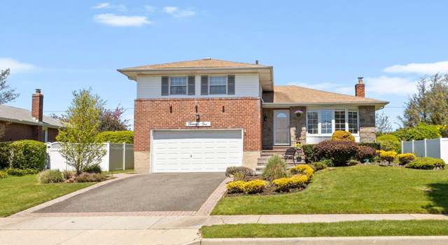 Photo of 21 Felice Ln, Plainview, NY 11803
